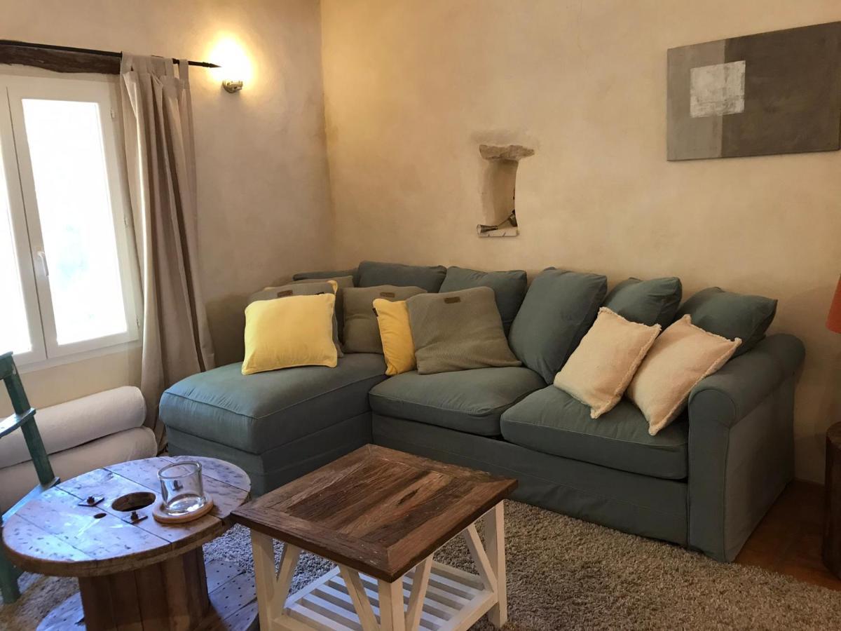 Les Gouts Et Les Couleurs Aparthotel Cucuron Kültér fotó